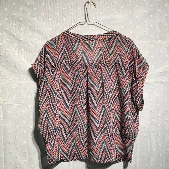 Olive & Oak multi-colored short sleeve top - Picture 2 of 6